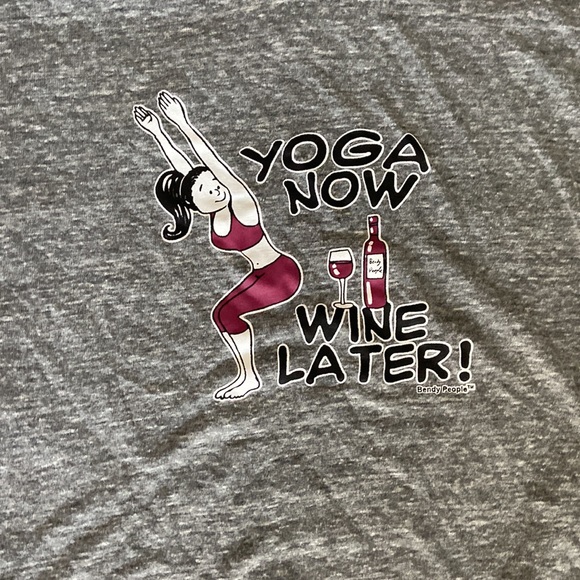 Alo Pull Over Lightweight Hooded Yoga Sweatshirt - Picture 4 of 12